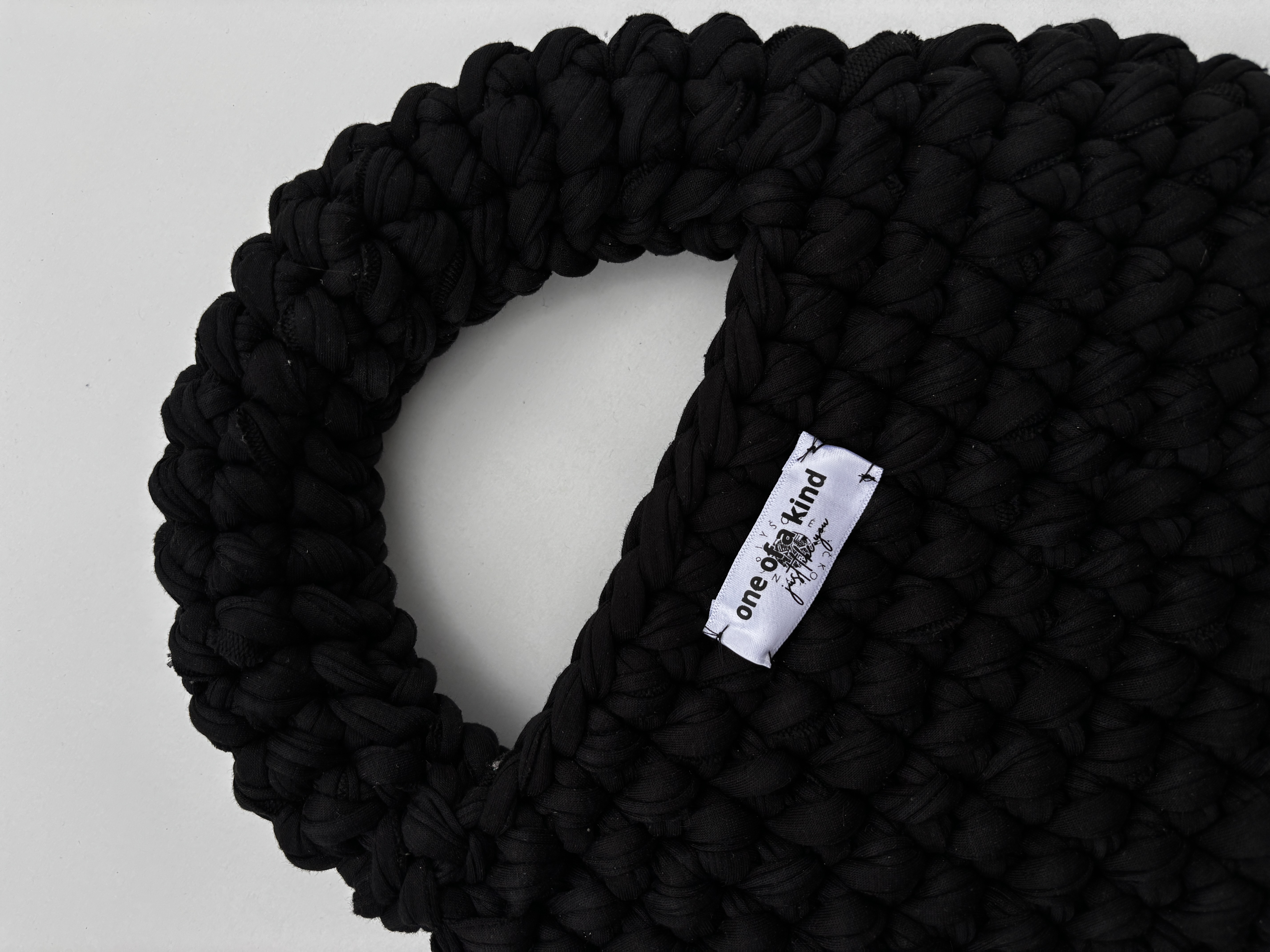 Kabelka lock černá